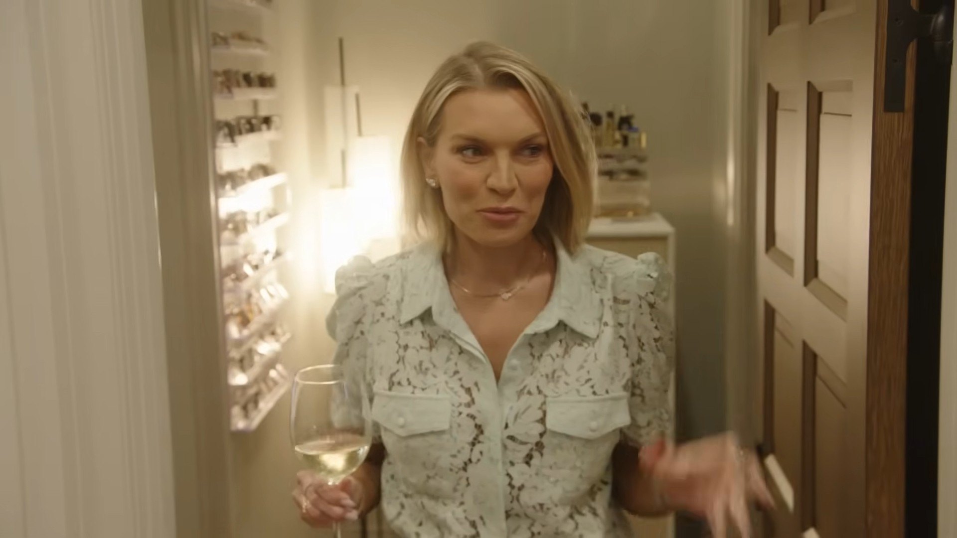 Lindsay Hubbard Shows Off NYC Apt