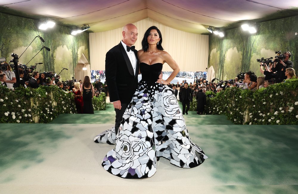 NEW YORK, NEW YORK - MAY 06: Jeff Bezos and Lauren Sanchez attend The 2024 Met Gala Celebrating "Sleeping Beauties: Reawakening Fashion" at The Metropolitan Museum of Art on May 06, 2024 in New York City. (Photo by Kevin Mazur/MG24/Getty Images for The Met Museum/Vogue)