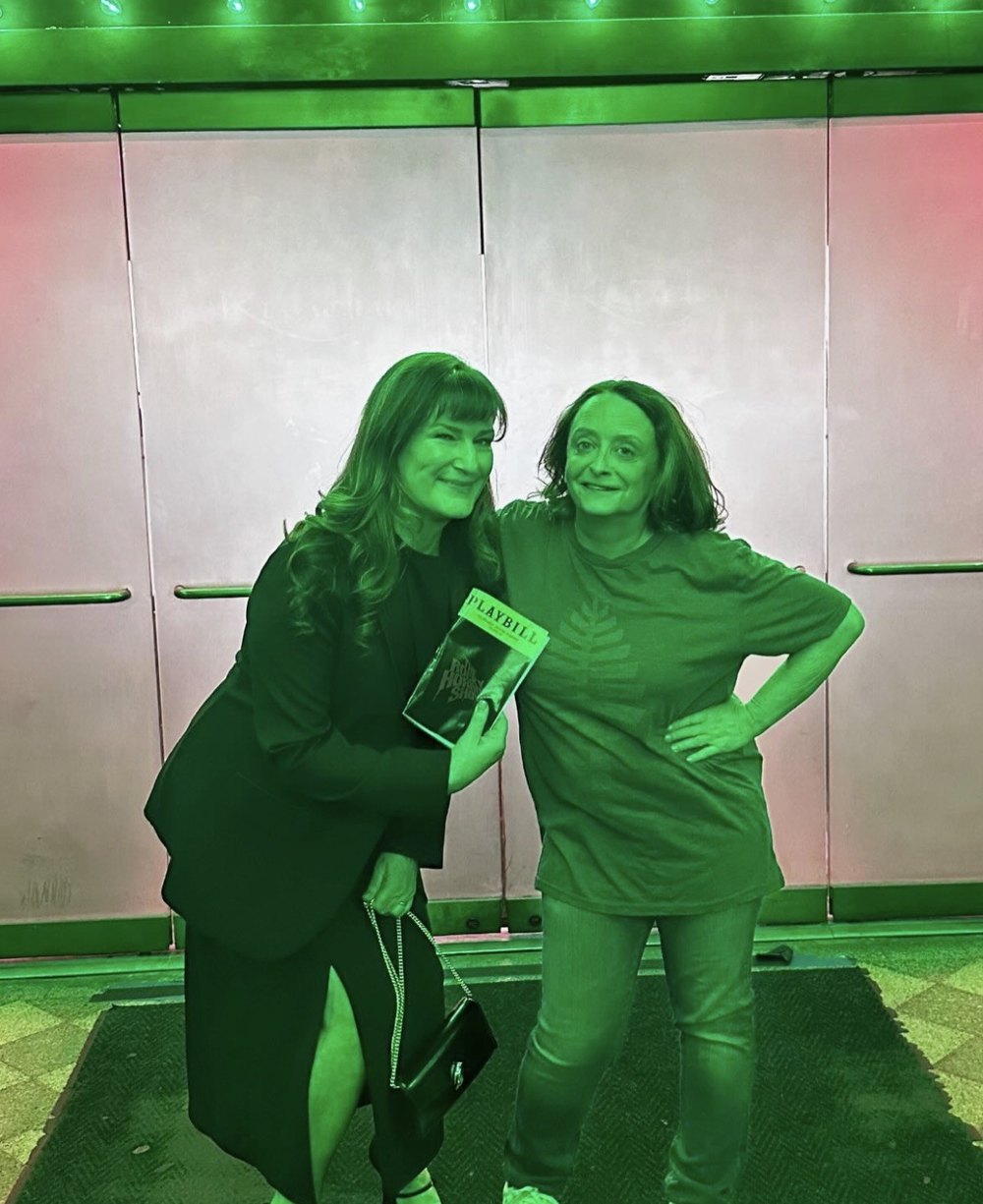 Dratch calls “SNL” costar Ana Gasteyer the cast member she most often invites over to her apartment.