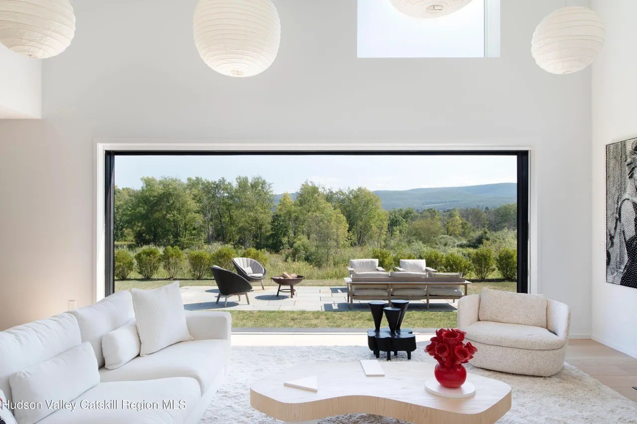 Hudson Valley Black Barndo, Selling for $3.25M