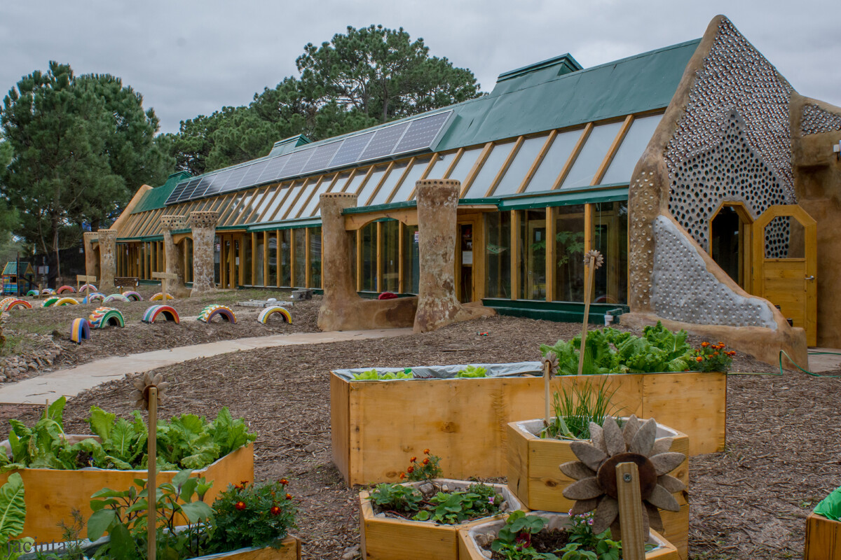 earthship-homes-2