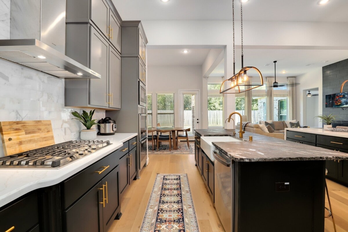 A modern, bright kitchen