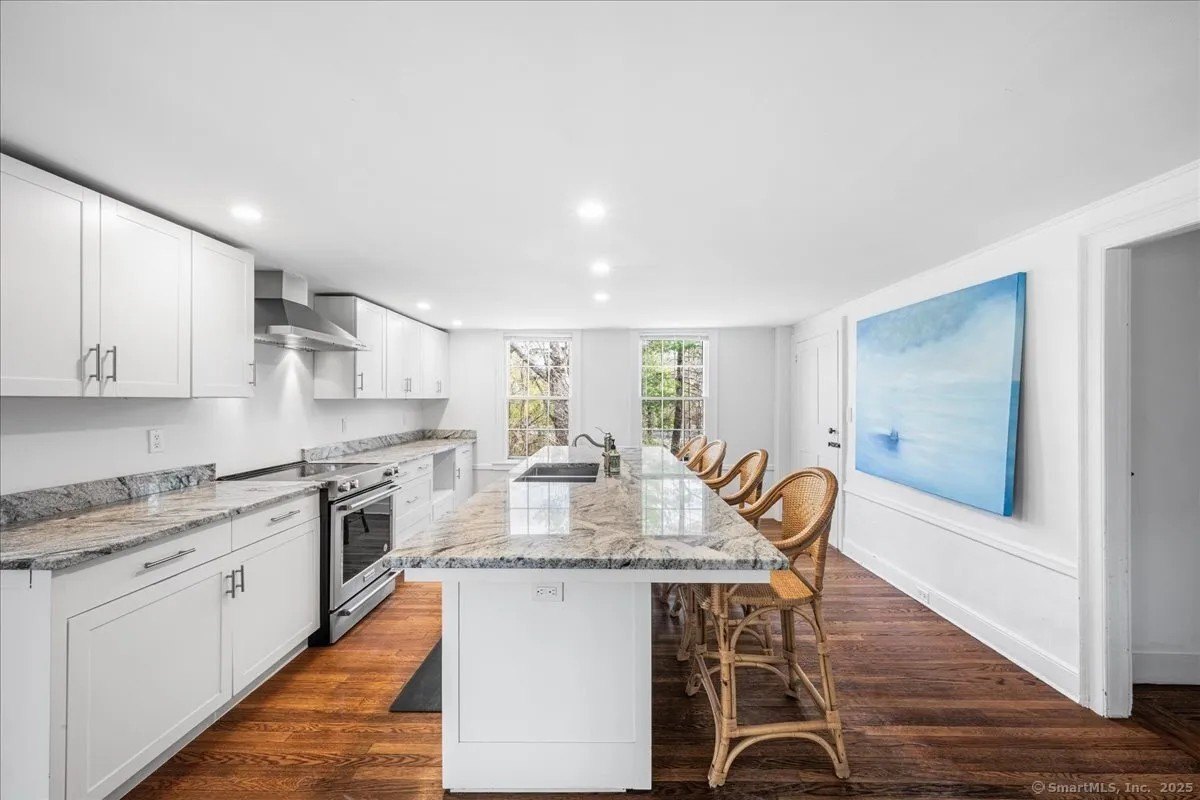 Colonial in Essex CT, Selling for $800K