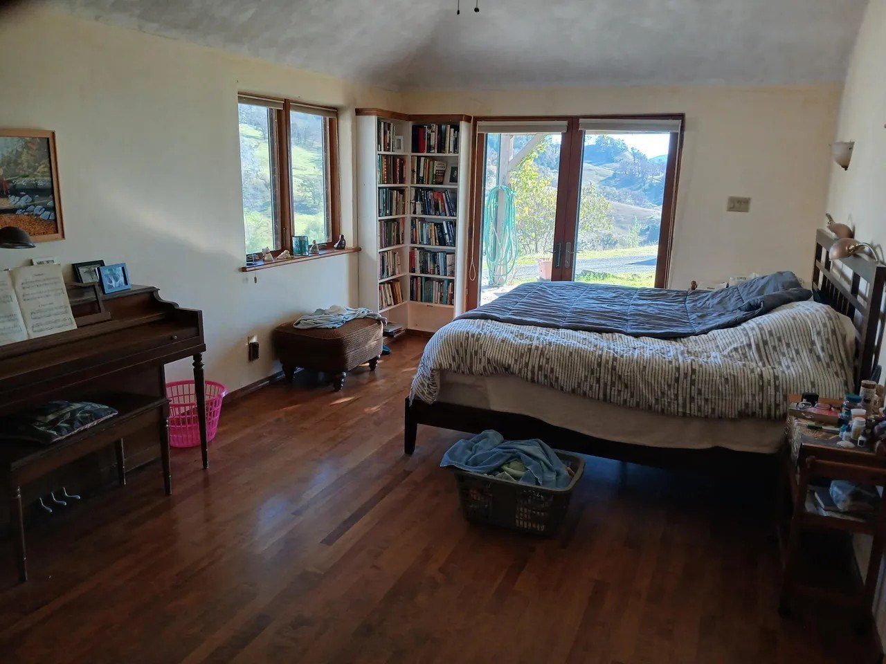 Earth Shelter California, on sale for $899K