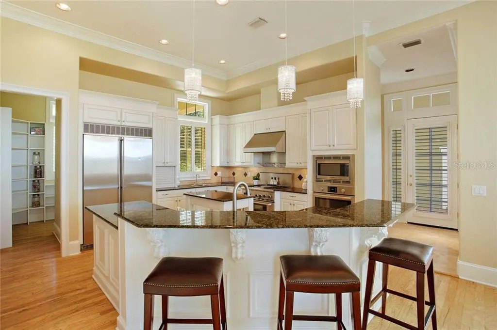 Inside the $1.2 Million Florida Home Za'Darius Smith Will Retreat To As He Announces Shock Retirement From Philadelphia Eagles Kitchen counter in Za'Darius Smith's home in Florida