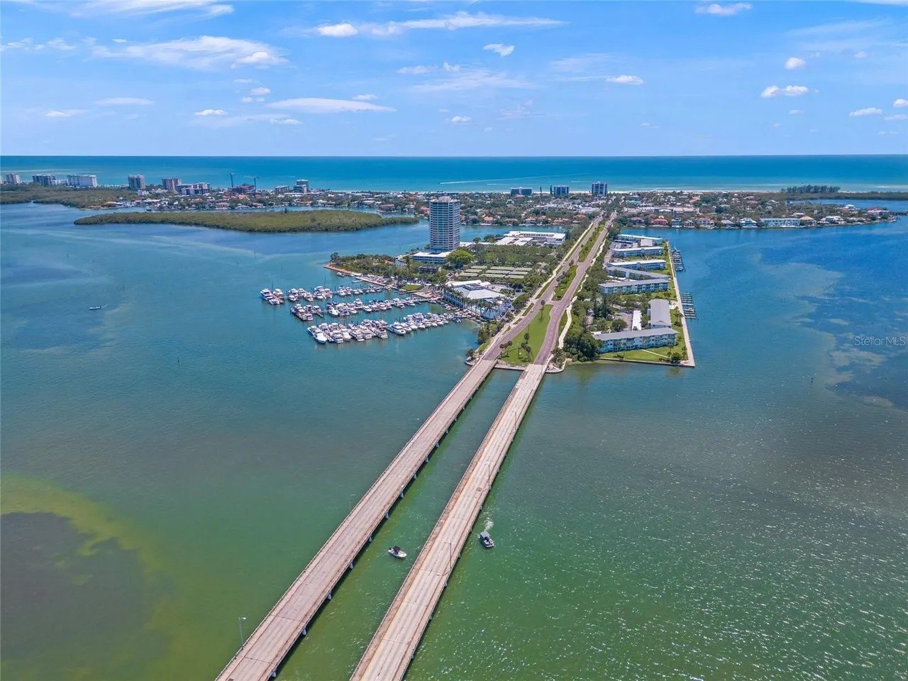 Lido Shores and the prestigious Keys in the area are reached by crossing the Ringling Bridge.