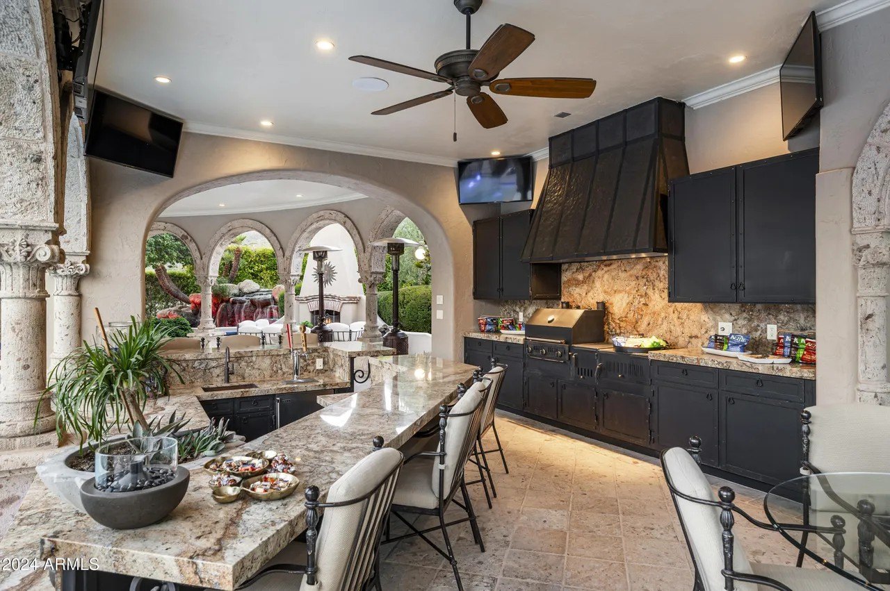 Paradise Valley Estate