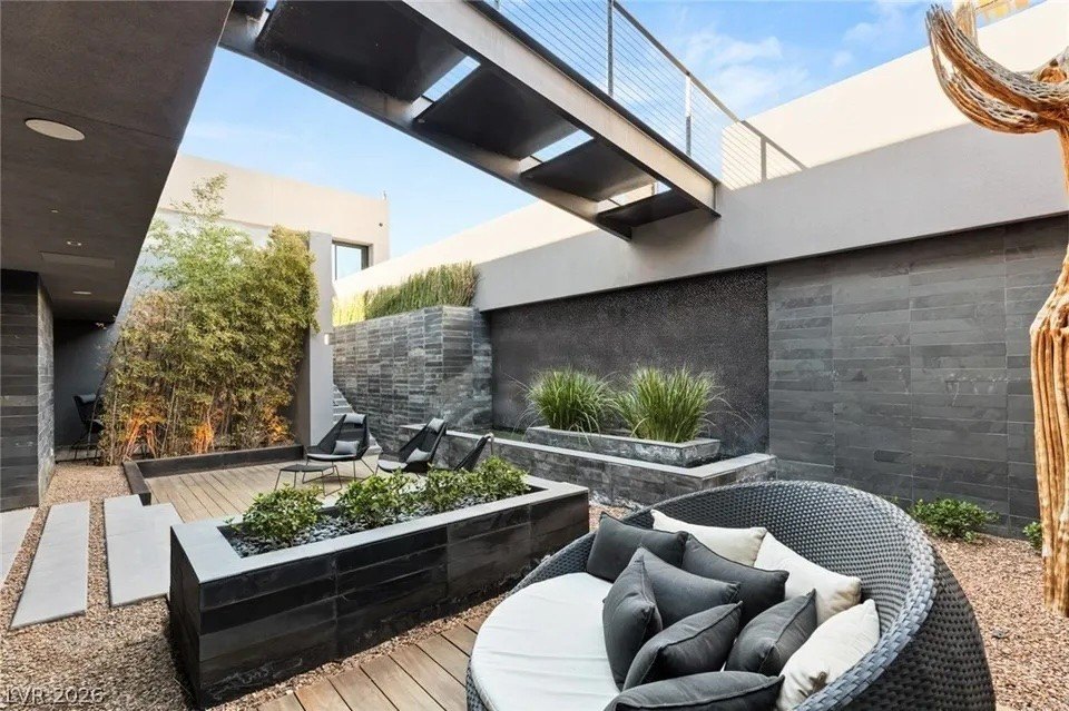 contemporary house in Summerlin, NV, on sale for $11.25M