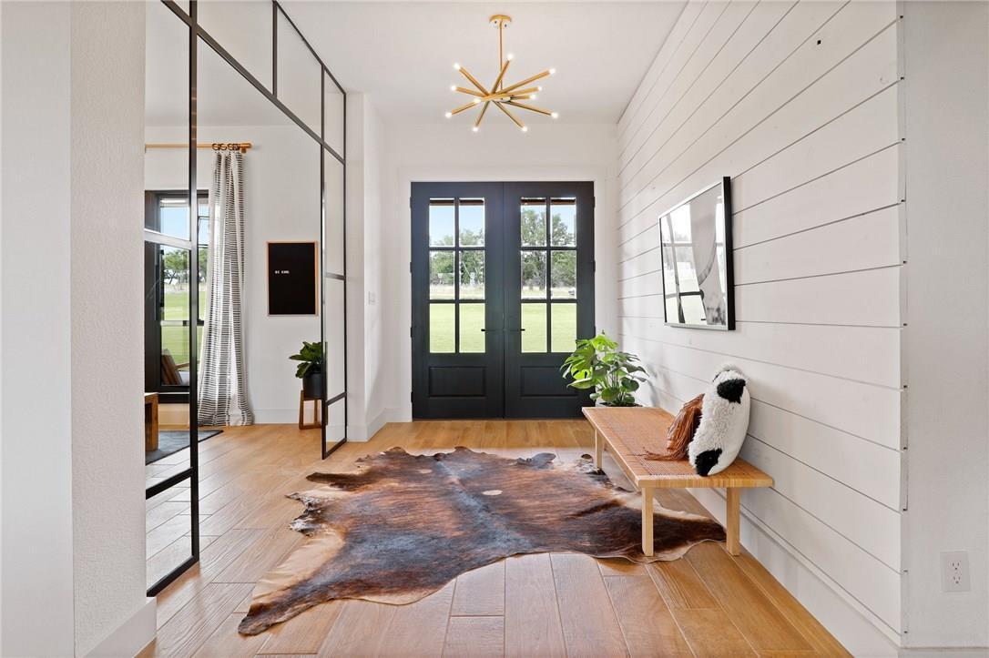 small entryway design and decor 