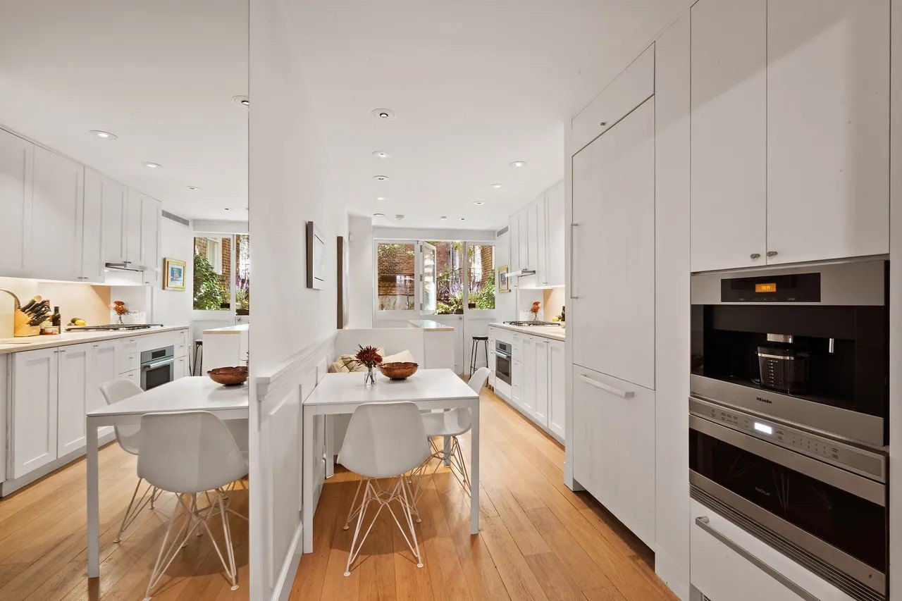 New York's narrowest townhouse