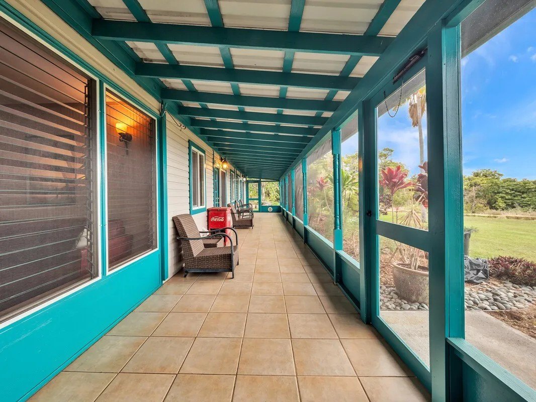 Roseanne Barr Hawaii Porch