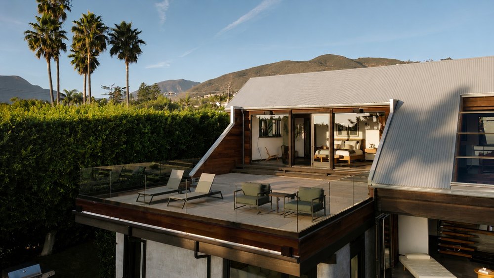 Aerial of a home in Malibu belonging to Sean William Scott