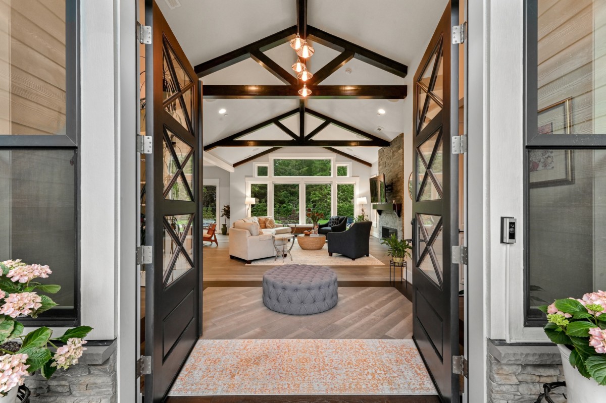 entryway to foyer with cozy seating area