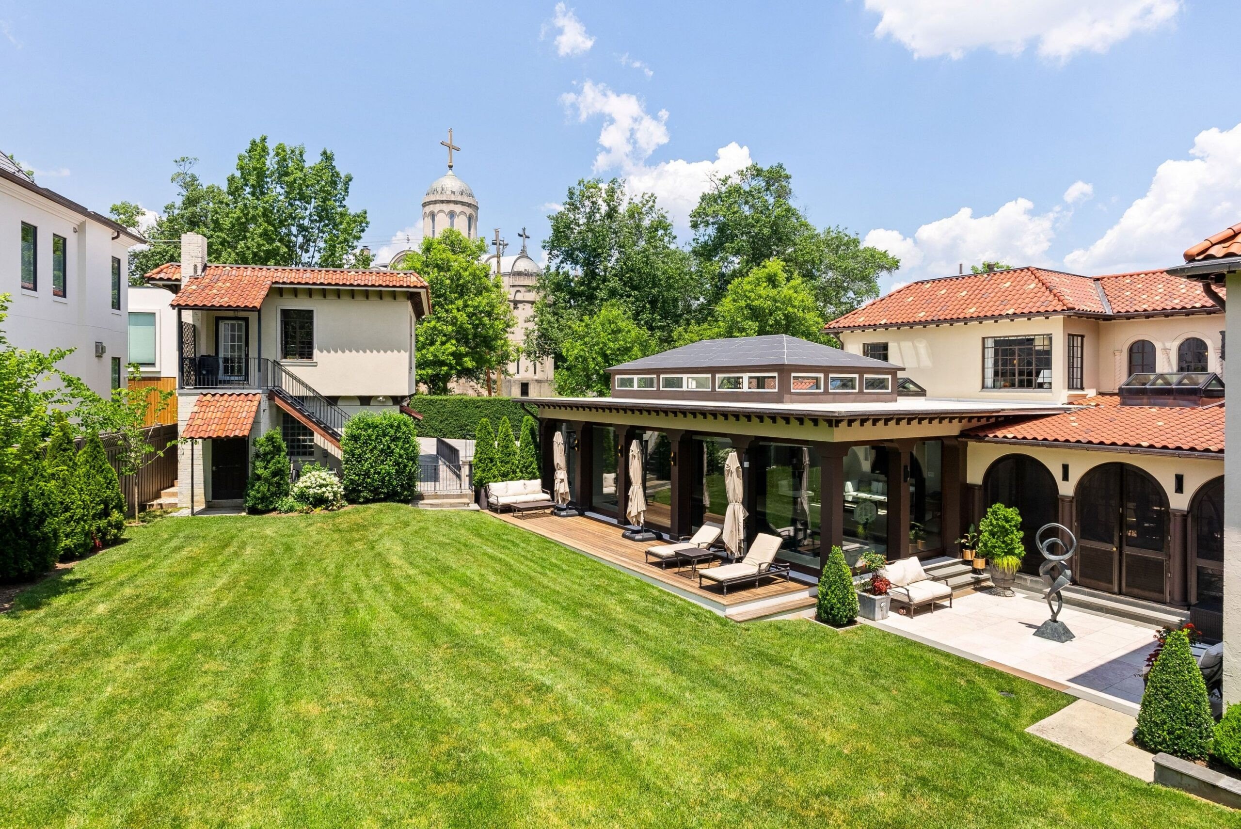 Private yard at Heurich-Parks House in Washington, DC, on sale for $10,750,000