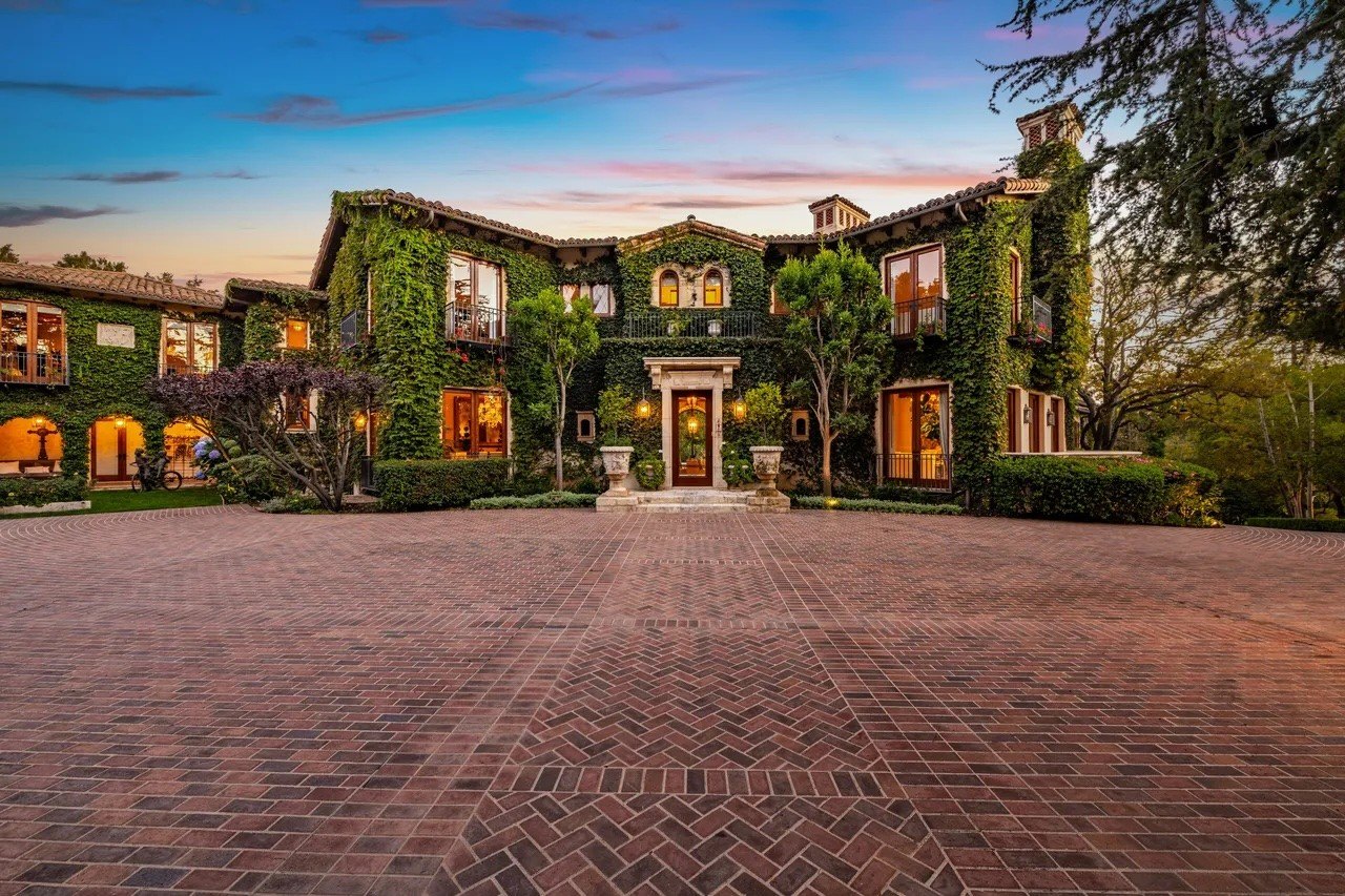 Photo of Pacific Palisades estate for sale