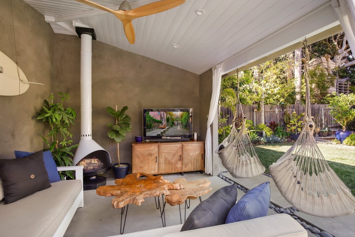 garden in the built environment outside of a house