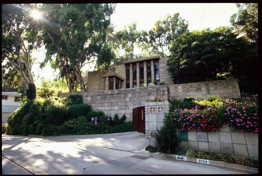 Color-corrected: Exterior of the John Storer House by Frank Lloyd Wright