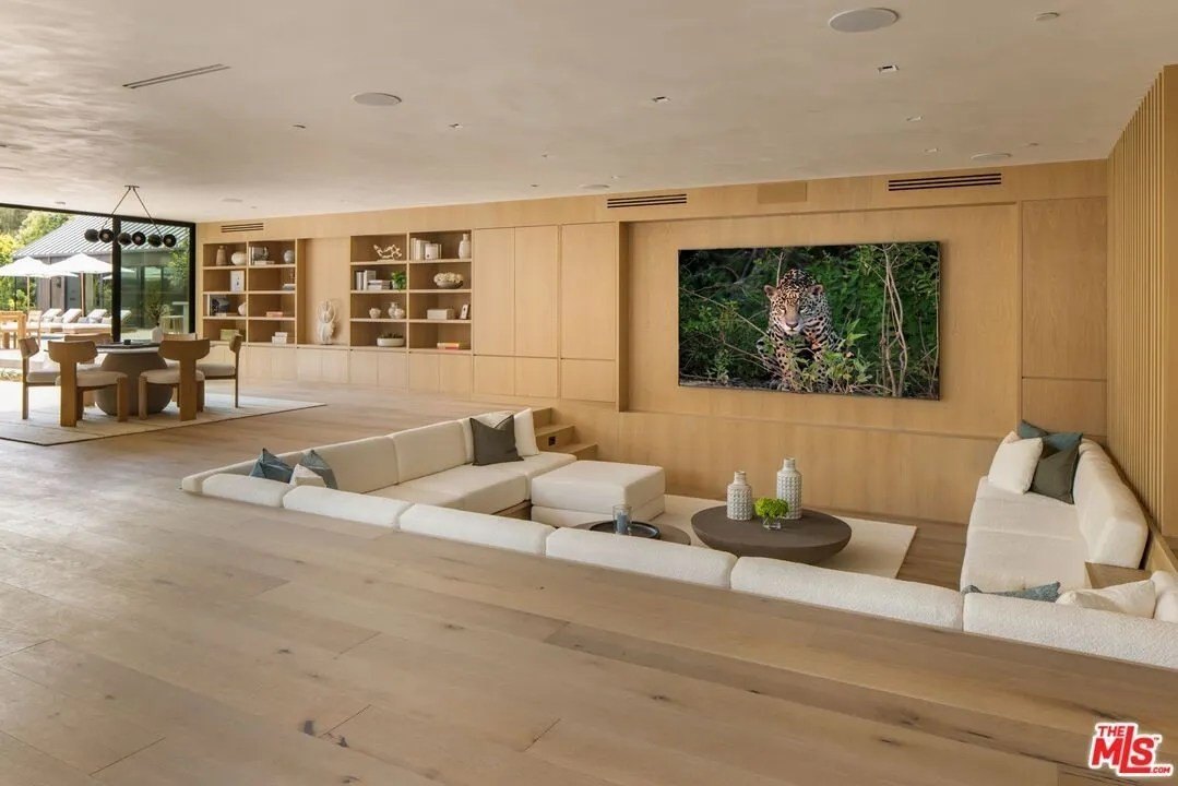 LA Pavilion Mansion, Selling for $28M