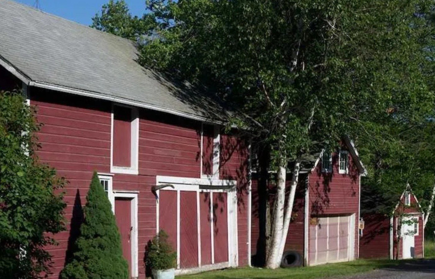 New York couple accuse nanny of squatting in farmhouse