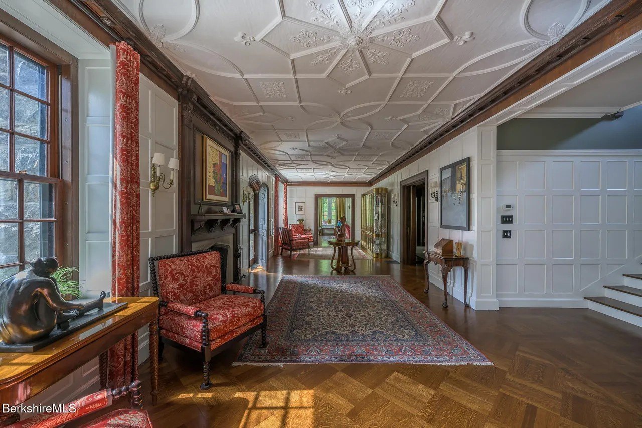 Highwick Farm Manor House, Selling for $7.97M