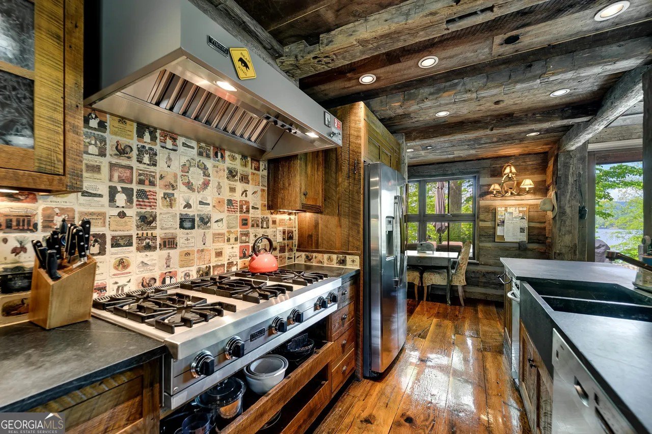 Lake Burton private island