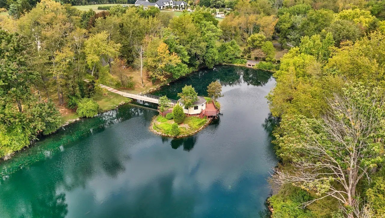 Prospect Kentucky estate