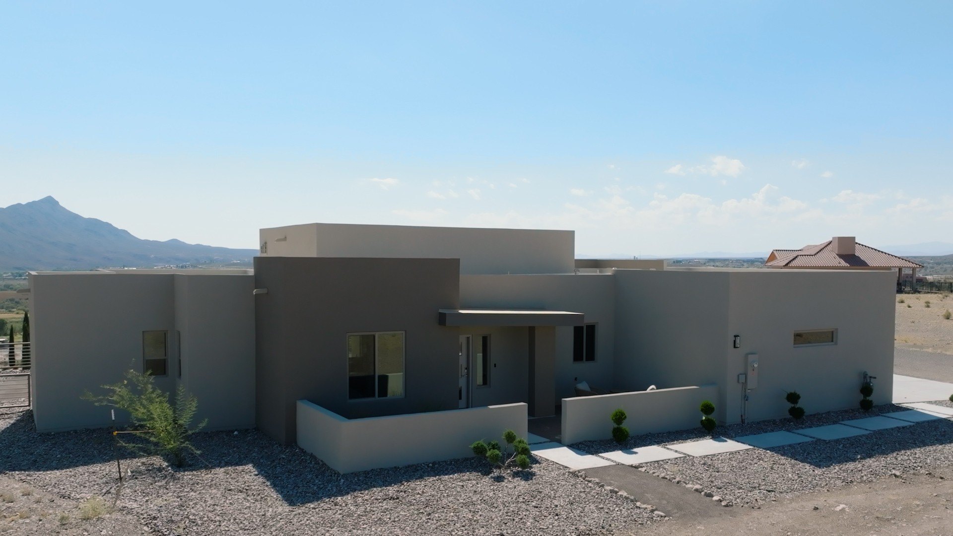 Photo of model home at Turtleback Mountain Golf & Resort