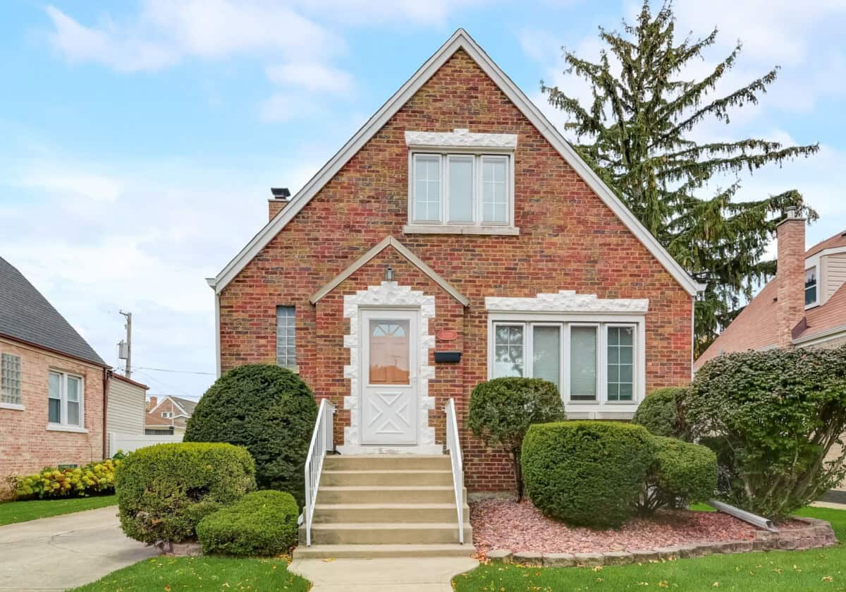  Key exterior elements like siding and driveway