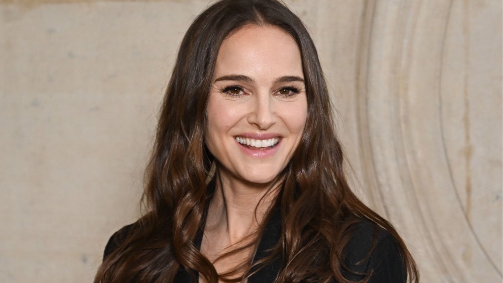 Natalie Portman Reveals Why She Quit L.A. to Move to Paris With Her Children