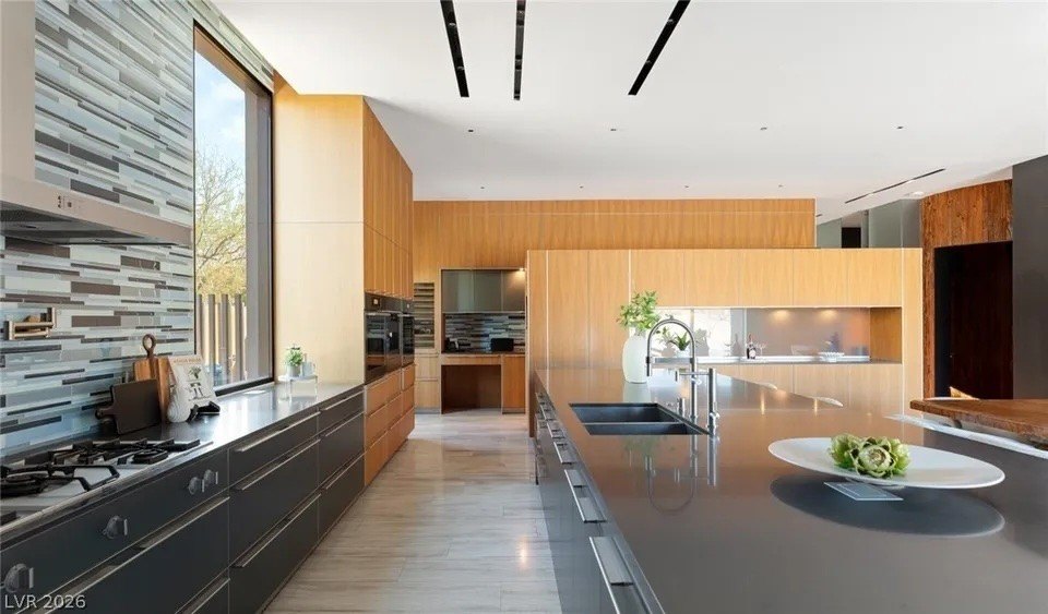 contemporary house in Summerlin, NV, on sale for $11.25M