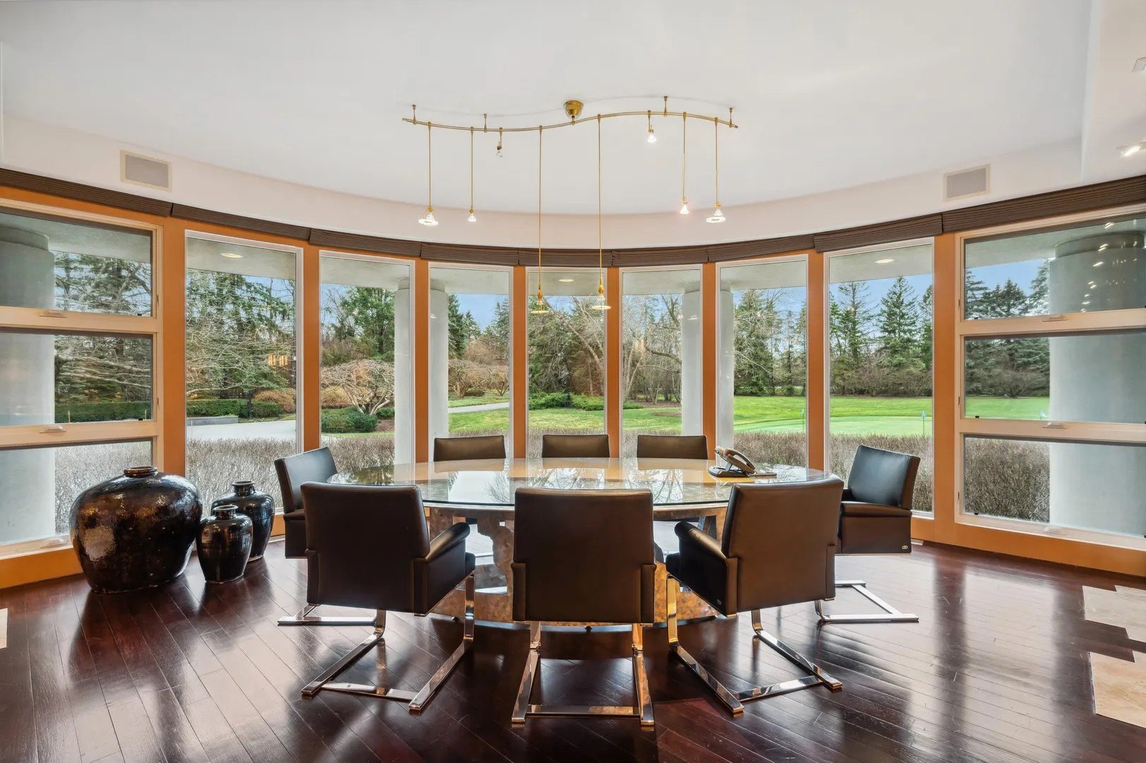 EXCLUSIVE: Buyer of Michael Jordan's $9.5 Million Mansion Cuts $230K-a-Month Rental Price by $50K After Failing to Find Tenant