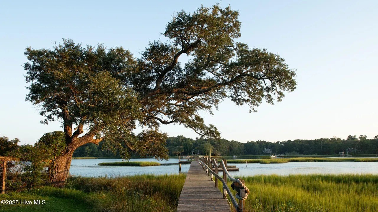 A Wilmington landmark - recognized worldwide as the real ''Dawson's Creek House.'' This waterfront home on Hewlett's Creek served as Dawson Leery's home in all six seasons of the hit television series Dawson's Creek.