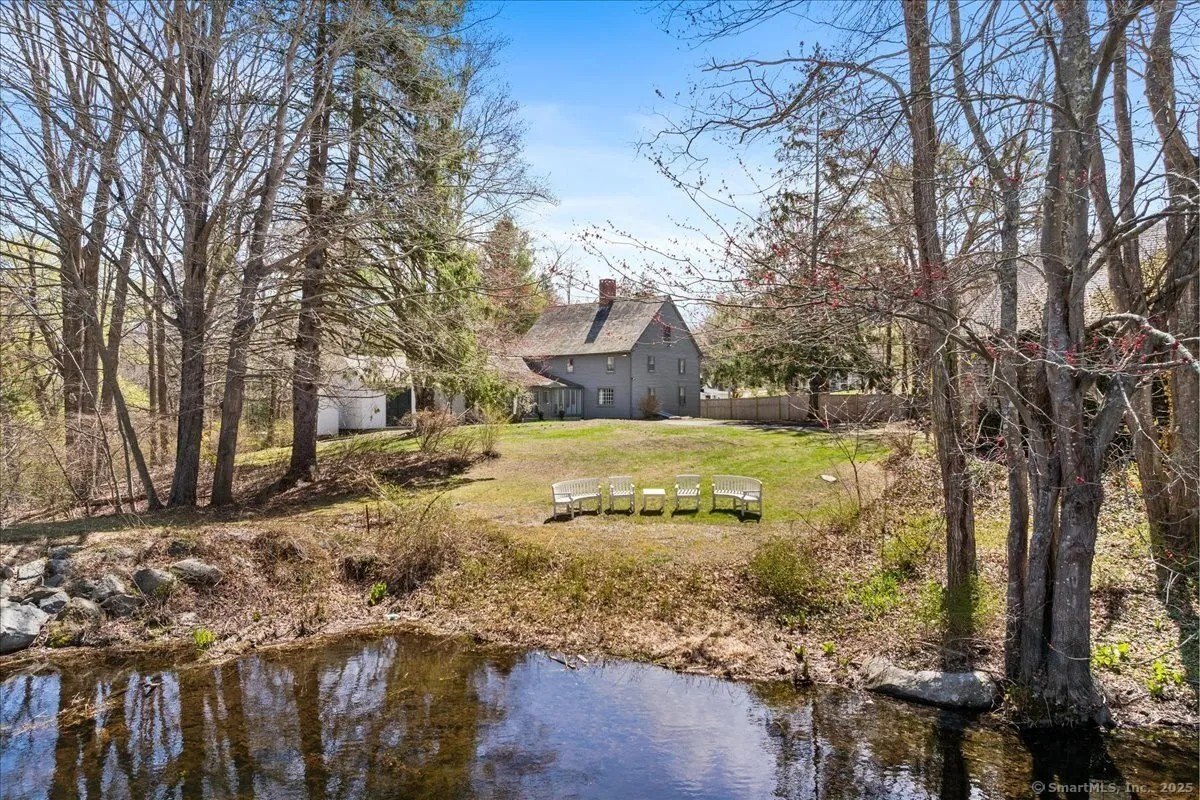 Colonial in Essex CT, Selling for $800K