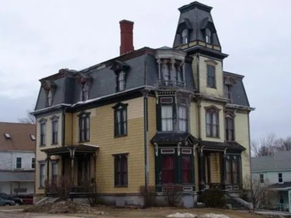 Massachusetts 'haunted' house