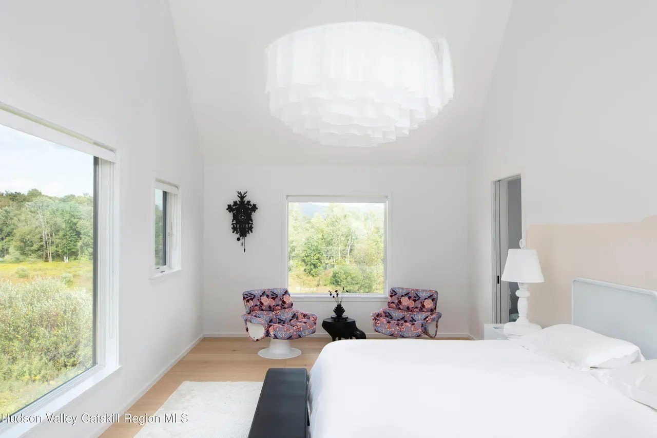 Hudson Valley Black Barndo, Selling for $3.25M