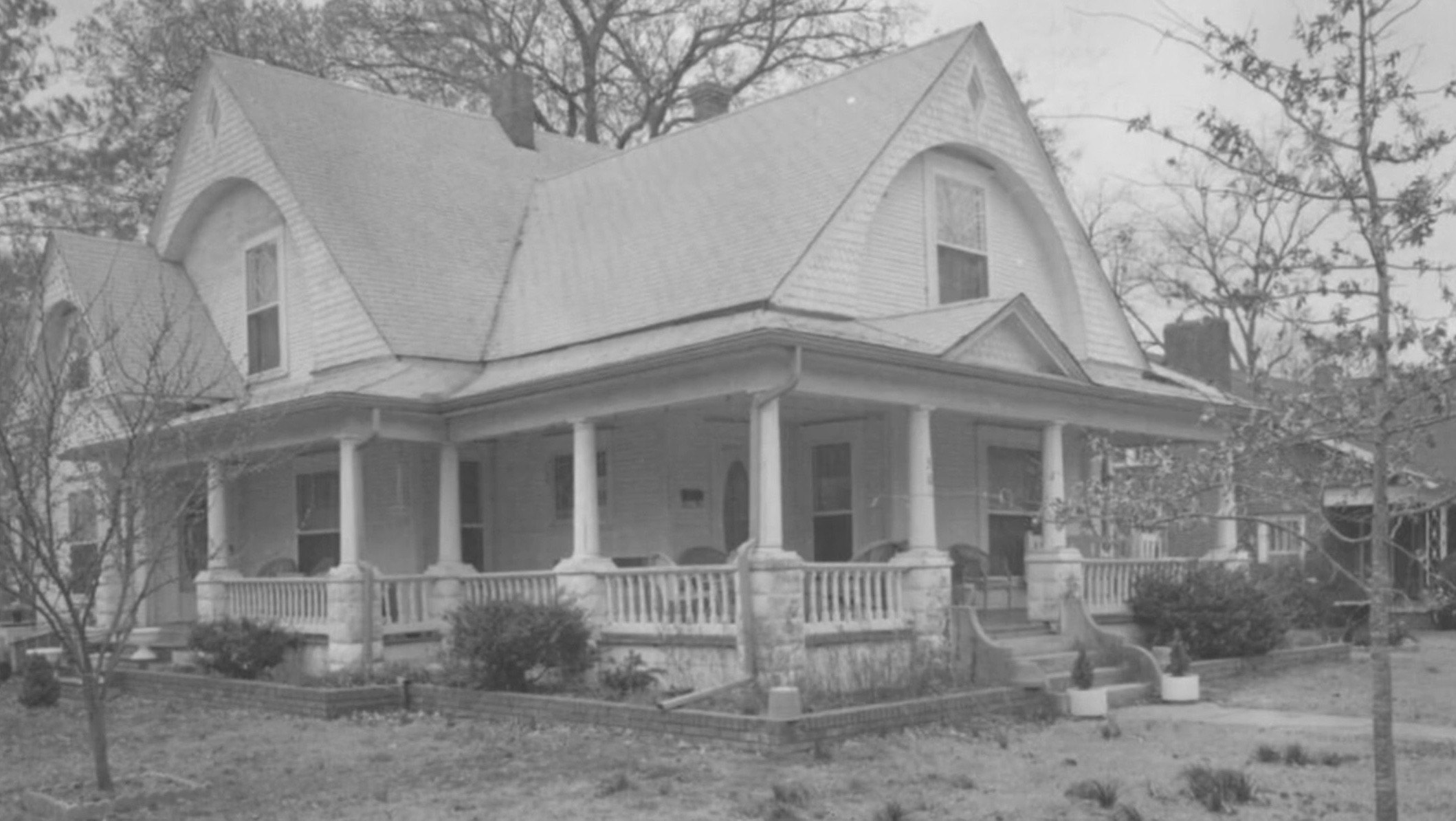 The 1903-built farmhouse previously served as a doctor's office.