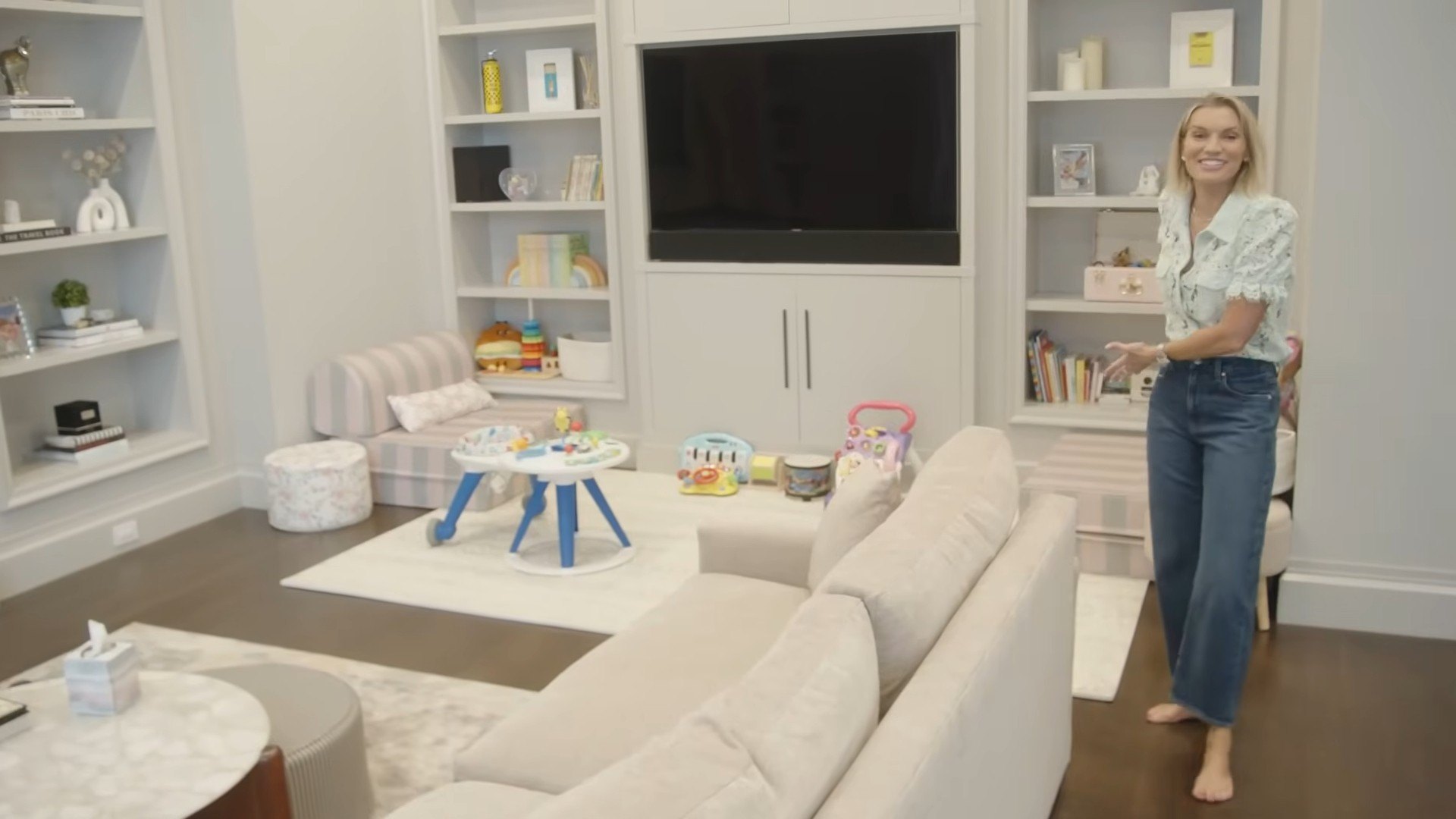 Lindsay Hubbard Shows Off NYC Apt