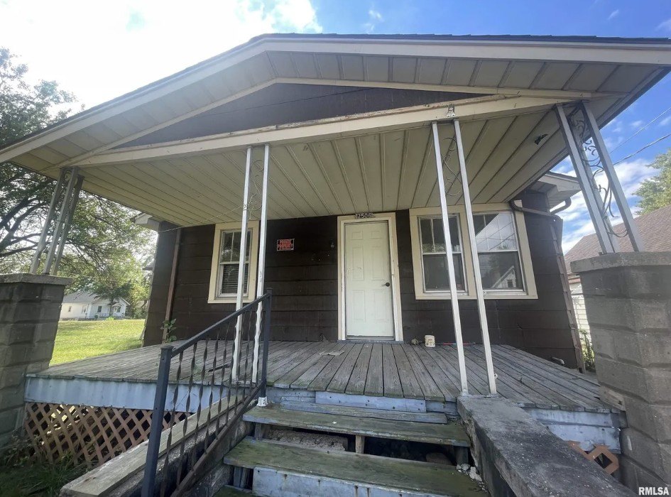 A fixer-upper cottage in Peoria, IL