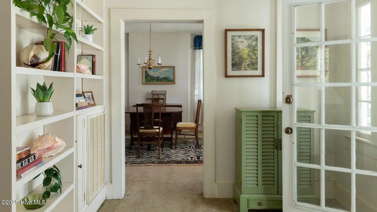 A Wilmington landmark - recognized worldwide as the real ''Dawson's Creek House.'' This waterfront home on Hewlett's Creek served as Dawson Leery's home in all six seasons of the hit television series Dawson's Creek.