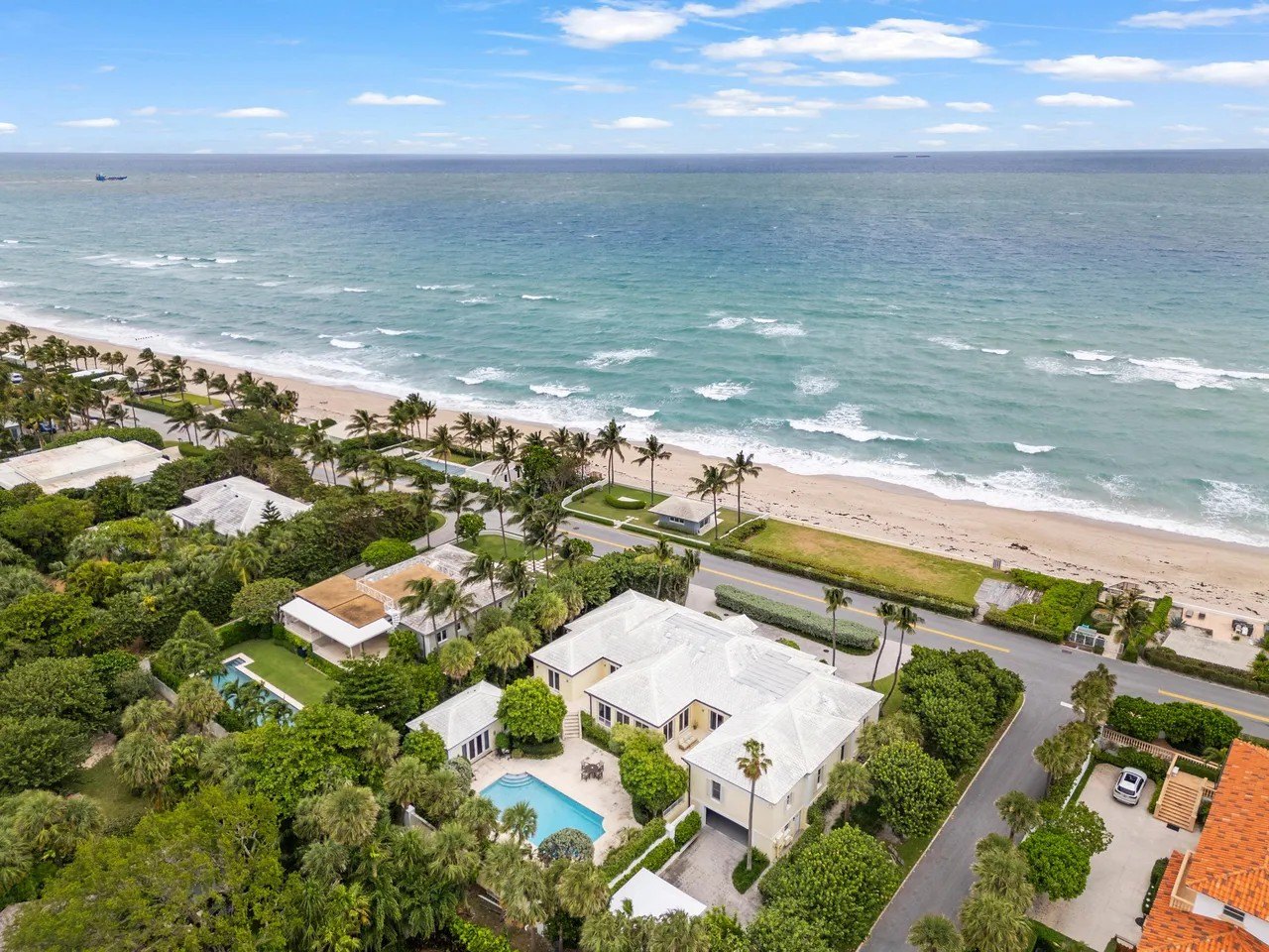 The previous owners maintained the property for over 30 years—it was quite the showpiece.