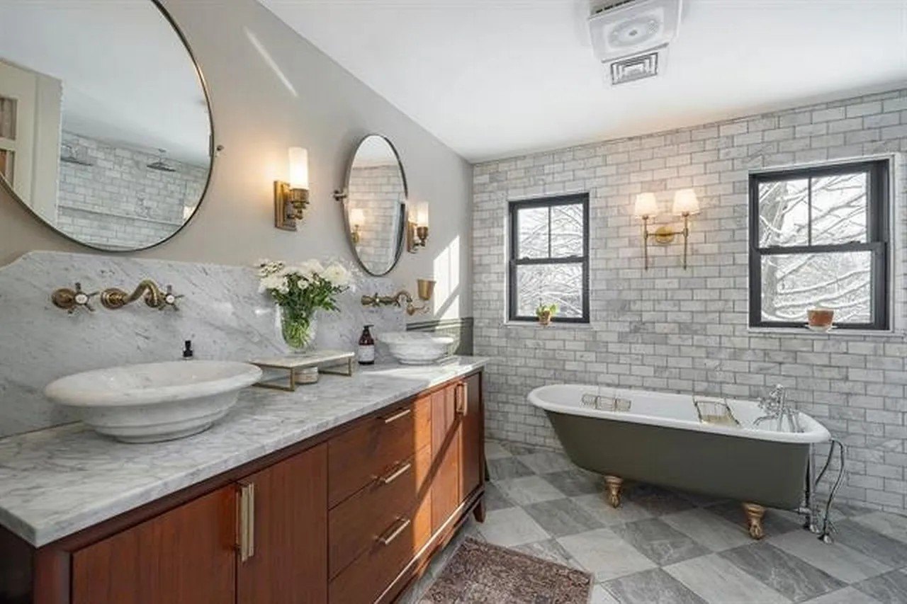 Antique Farmhouse NH selling for $1.19M