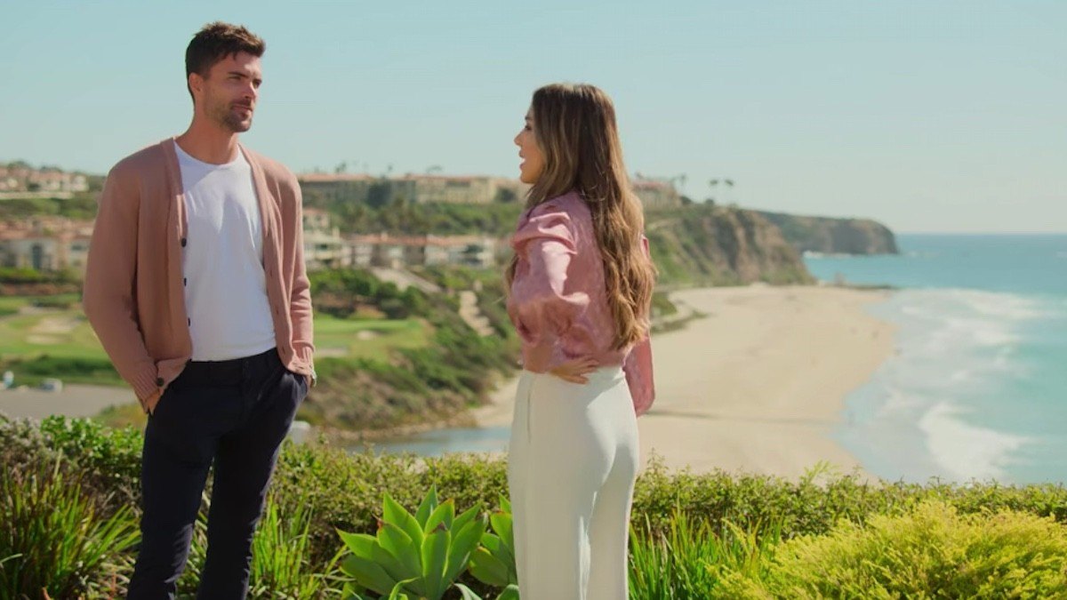 Agents Tyler Stanaland and Alex Hall discuss real estate on "Selling the OC."