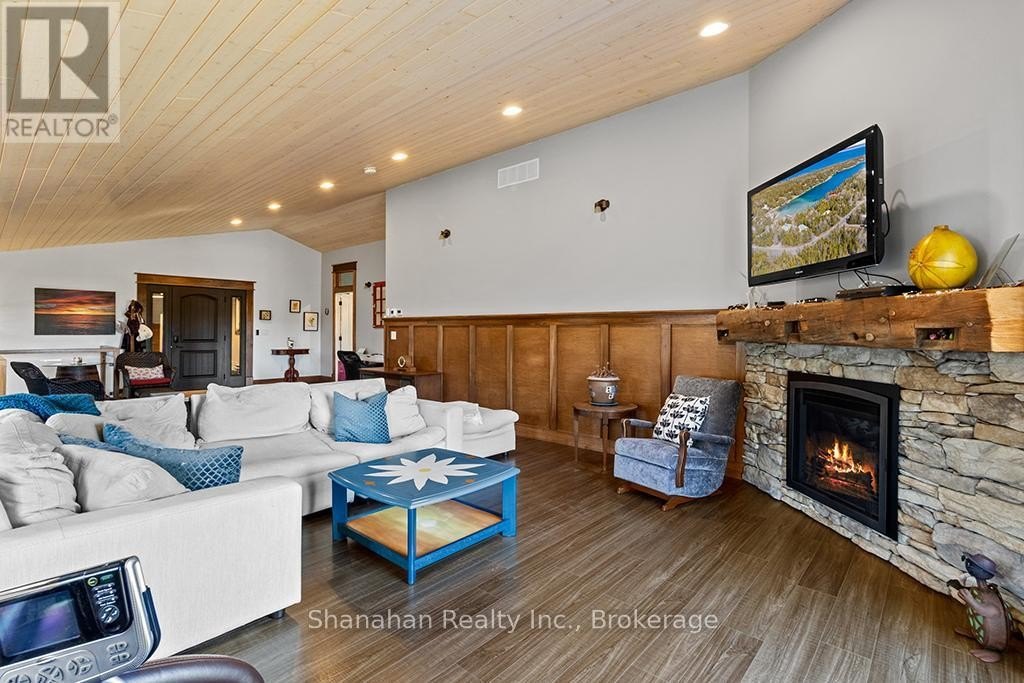 $1.3 Million Lake House With Views of a Shipwreck Offers a Pirate’s Paradise