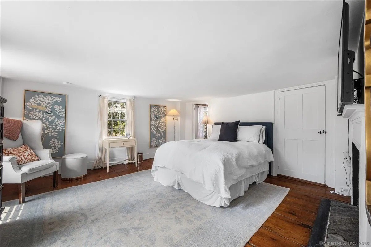 Colonial in Essex CT, Selling for $800K