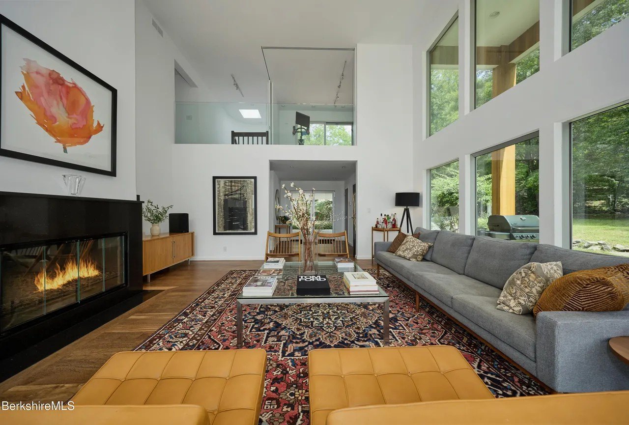 Hudson Valley Scandi estate