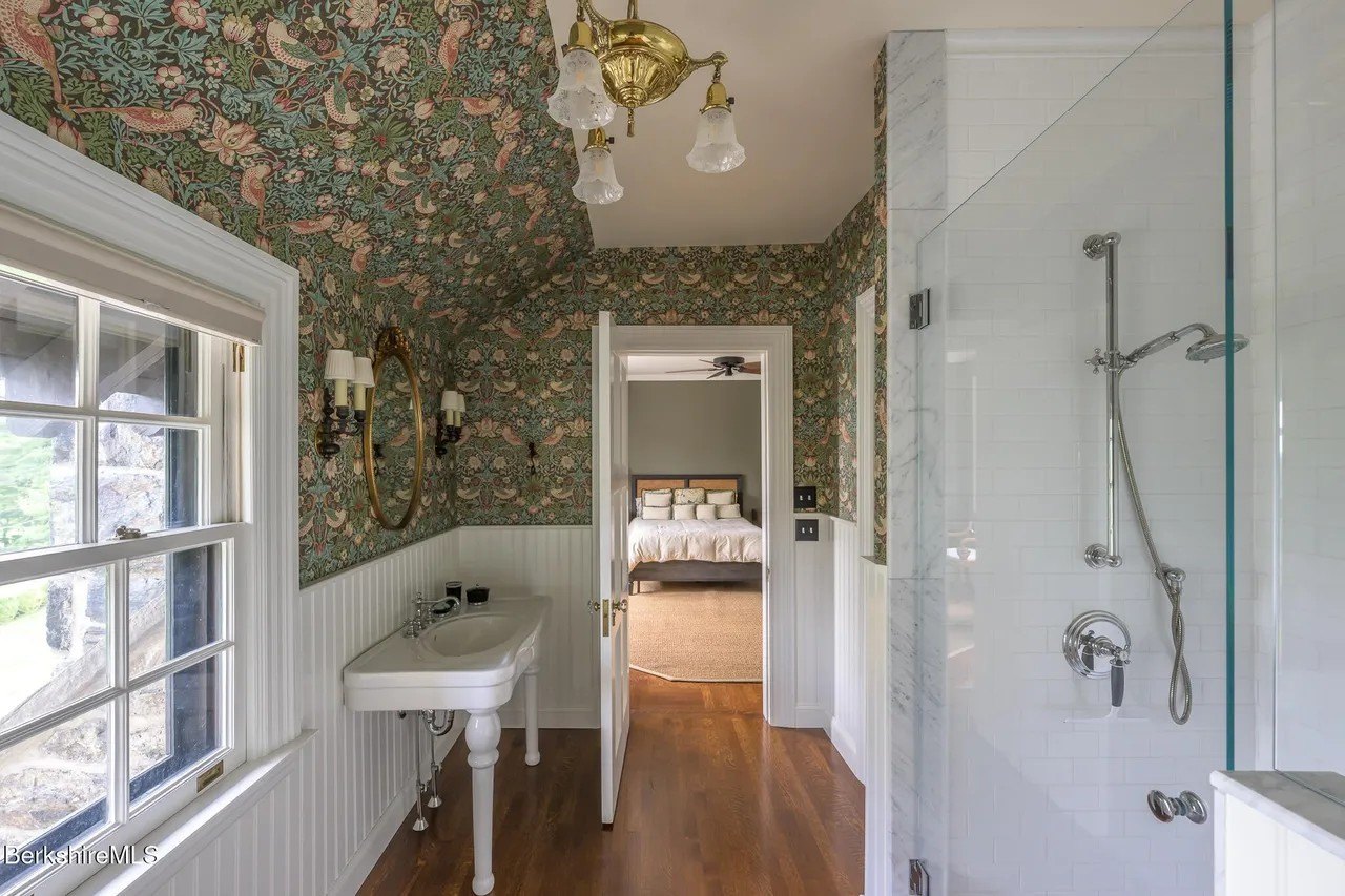 Highwick Farm Manor House, Selling for $7.97M