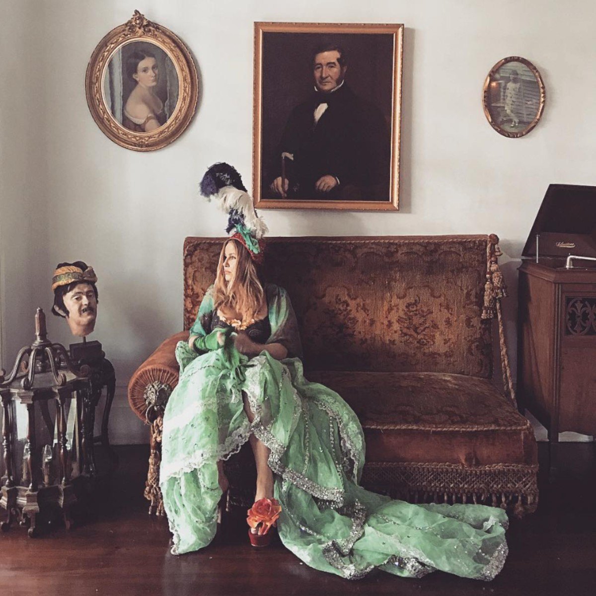 Jennifer Coolidge's New Orleans house at Halloween