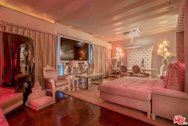Living room Barbie Bev Hills condo