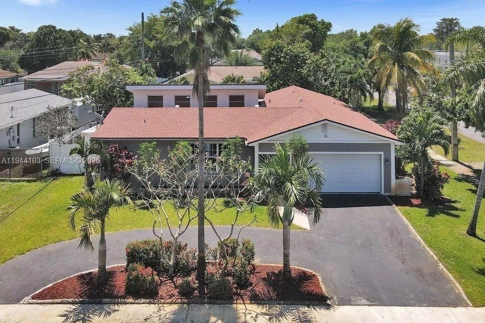 Photo of Plantation, FL, home for sale
