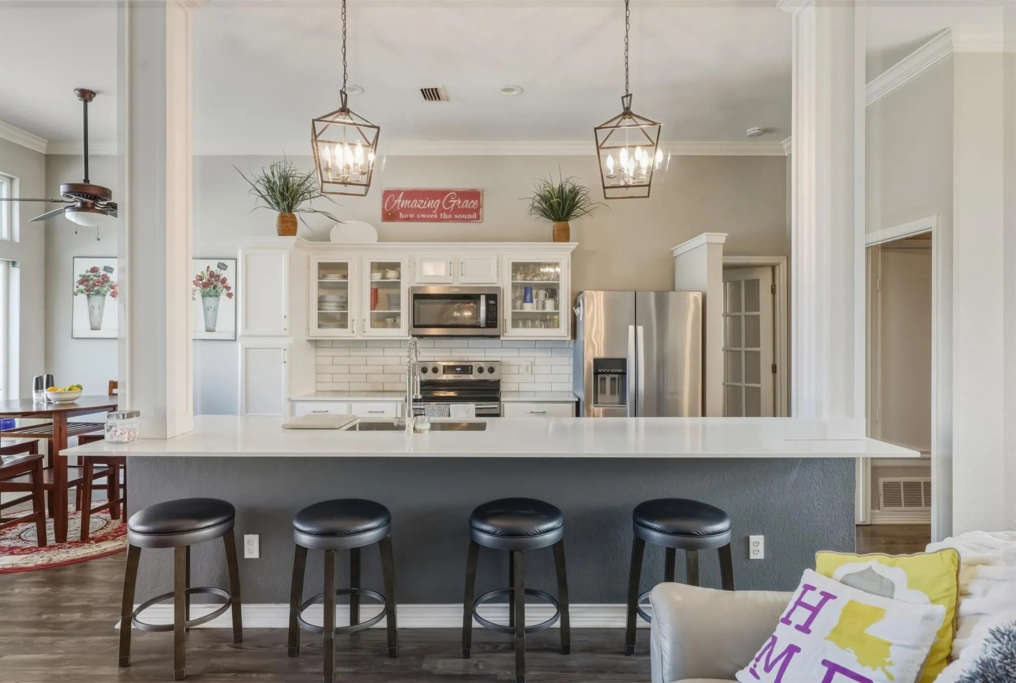 counter seating in Post Malones childhood home in Texas